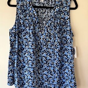 🚫SOLD🚫Old Navy Blue Floral V-Neck Sleeveless Top NWT